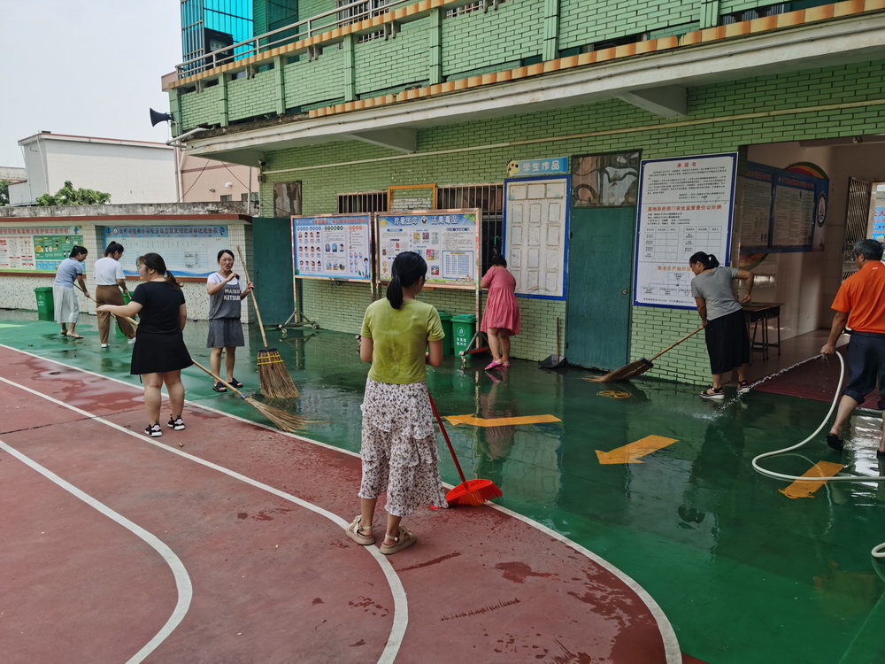 校園大清(qīng)潔_調整大小.jpg 校園大清潔(jié)_調整大小.jpg